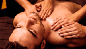 A massagem é entrar em sincronia com a energia do corpo de alguém
